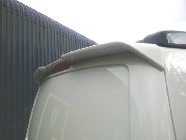 VW Transporter T5 takaspoileri